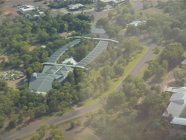 Das beruehmte Krokodil, in welchem man nicht verdaut wird, sondern friedlich schlafen kann. Wir waren jedoch auf dem Campingplatz. 